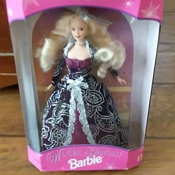 New in box vintage 1996 winter fantasy barbie - Picture 3 of 5
